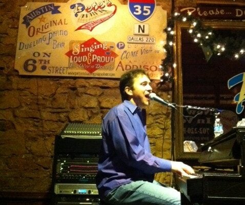 Pete's Dueling Piano Bar in Austin is way fun