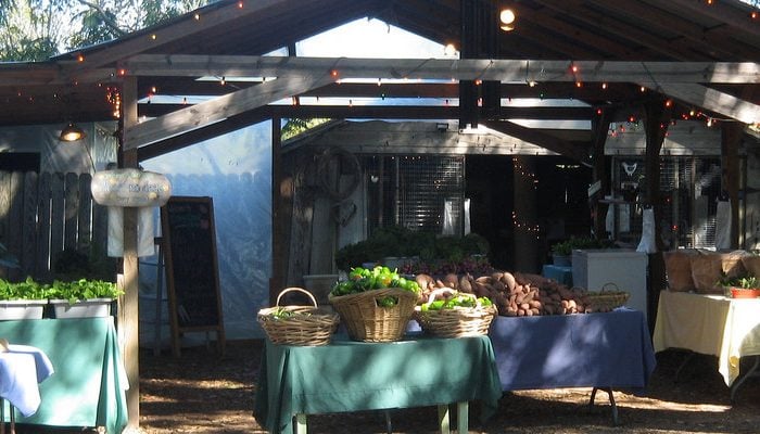 Boggy Creek Farm Market in Austin