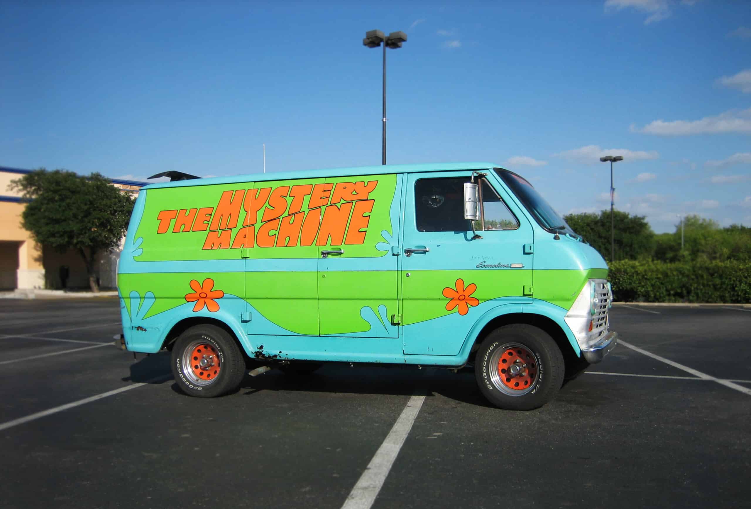 Scooby doo the mystery machine logo