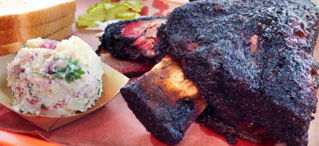 Guide To The Shortest Wait Times For The Best BBQ In Austin - The Austinot
