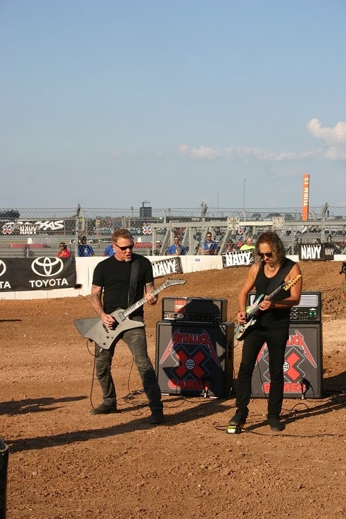 James Hetfield and Kirk Hammett Playing Star Spangled Banner