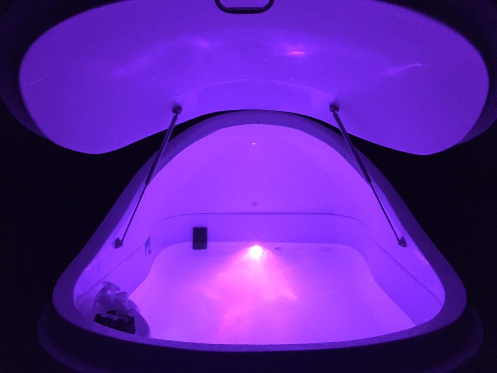 sensory-deprivation-tanks-scare-the-hell-out-of-me-so-i-tried-one