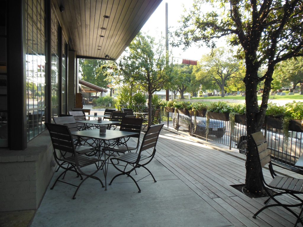 Side patio at laV Austin