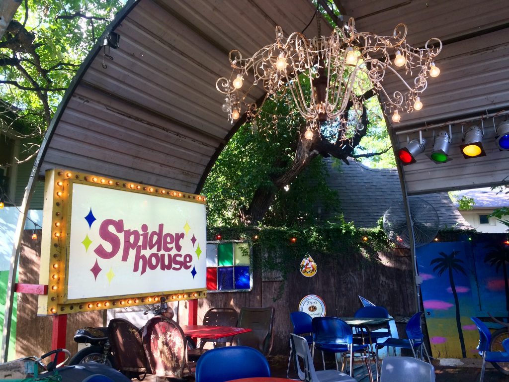 Spider house Outdoor Patio Stage