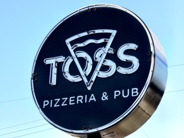 Toss Pizzeria and Pub South Austin