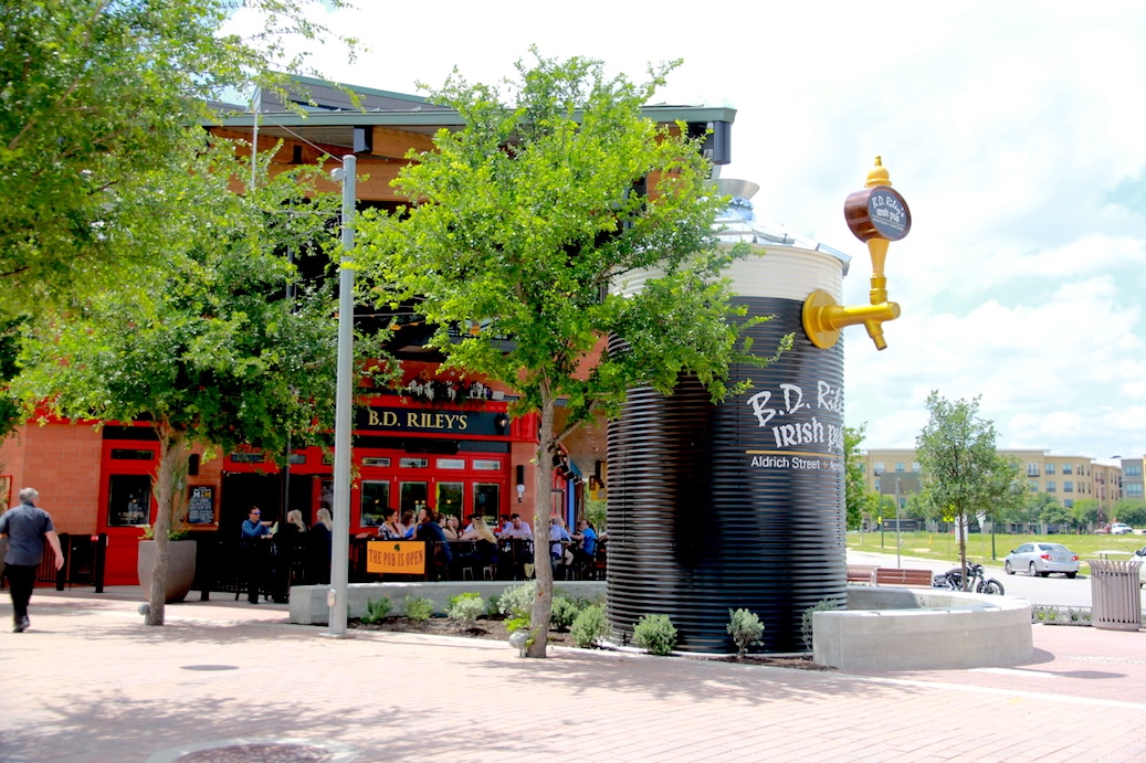 Kick Back At These 4 Bars In The Expanding Mueller Community - The Austinot