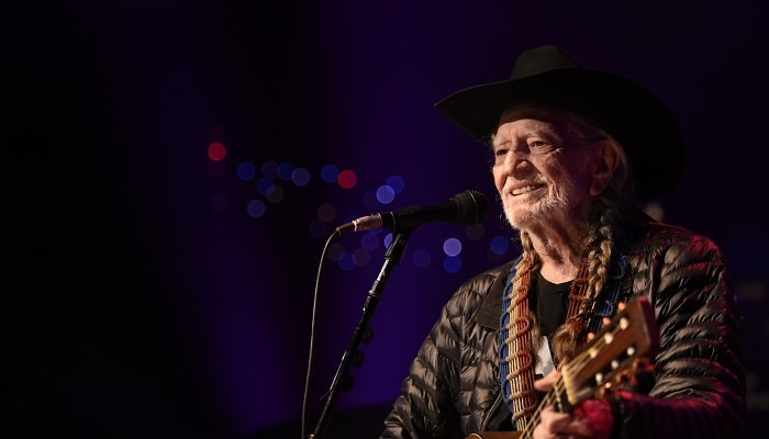 Willie Nelson Delivers Classic Set During 18th Austin City Limits ...