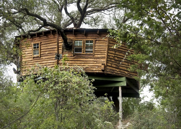 Wheelchair-accessible Reese's Treehouse at Candlelight Ranch