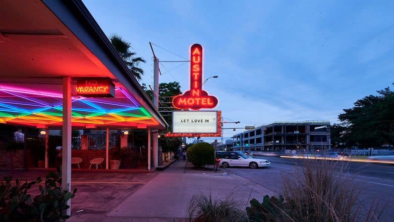 Places to take pictures in Austin - Austin Motel