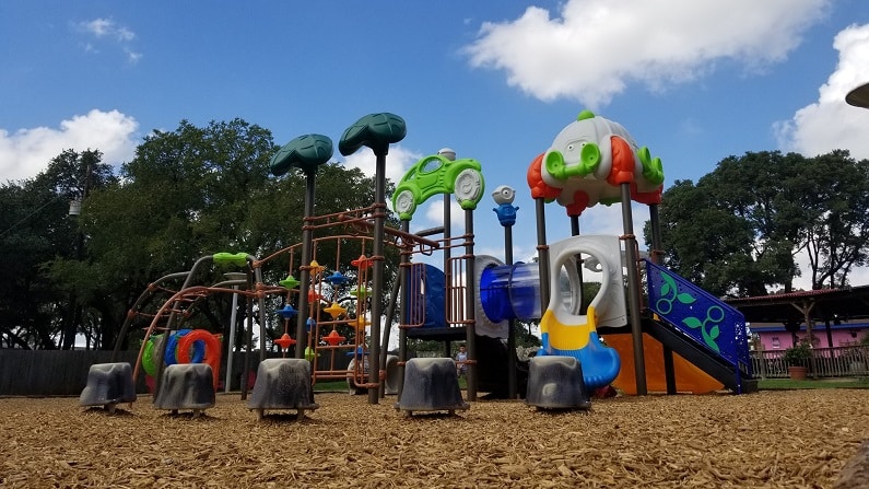 Restaurants with Playgrounds in Austin - Mesa Rosa Mexican Restaurant