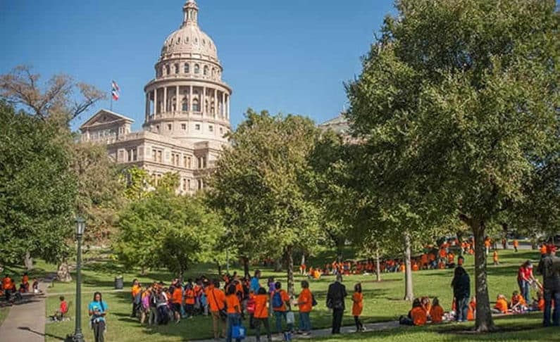 Places to take pictures in Austin - The Capitol Building