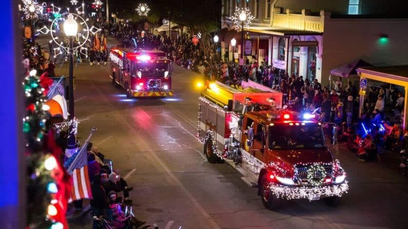 christmas lights in austin - Lost Pines Christmas Parade