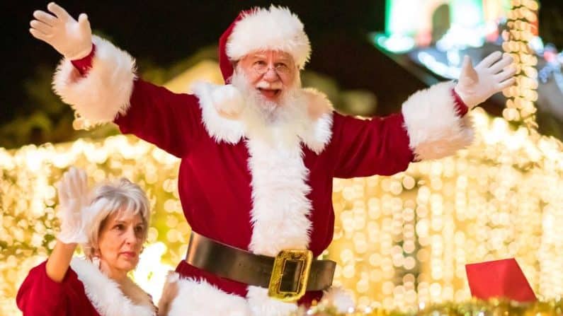 Johnson City Christmas Lights - Santa Claus is coming to town