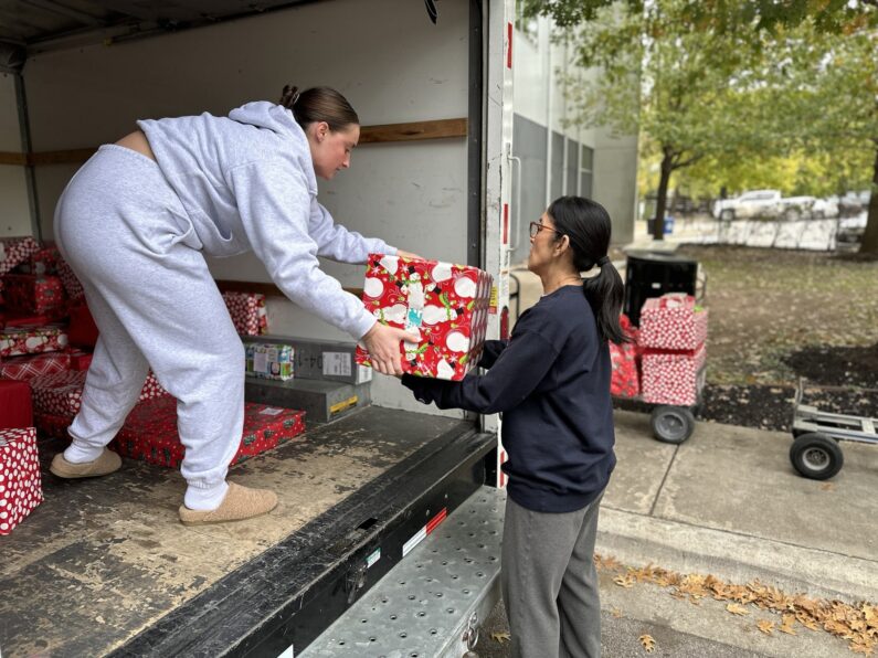 christmas volunteering austin