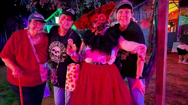 Halloween Day Celebrations in Austin - Scream Hollow Wicked Halloween Park