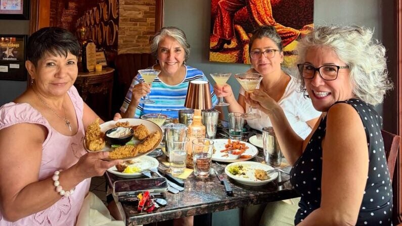 Steakhouses in San Marcos - Palmer's Restaurant and Bar